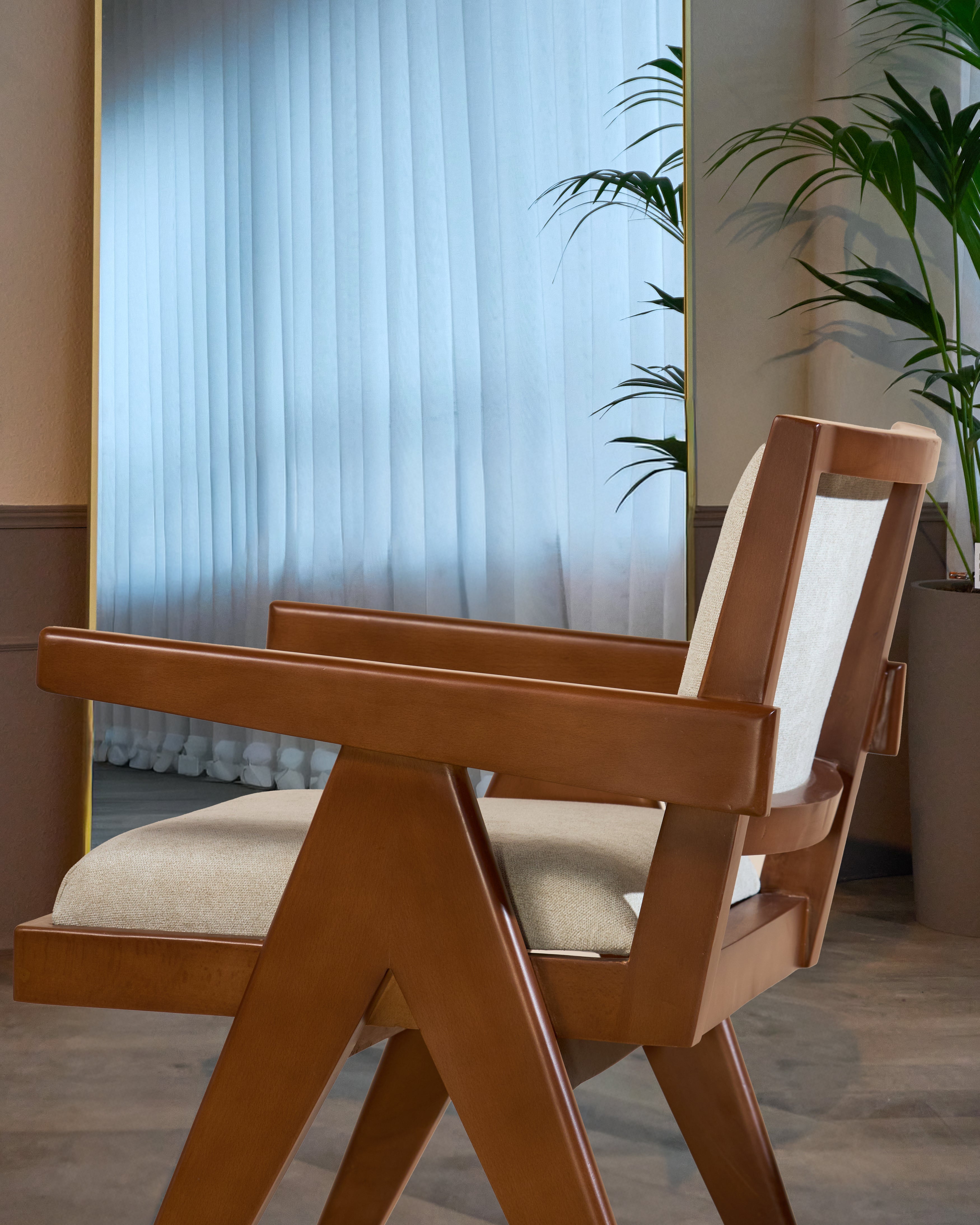 PRE-ORDER: Lotus eetkamerstoel