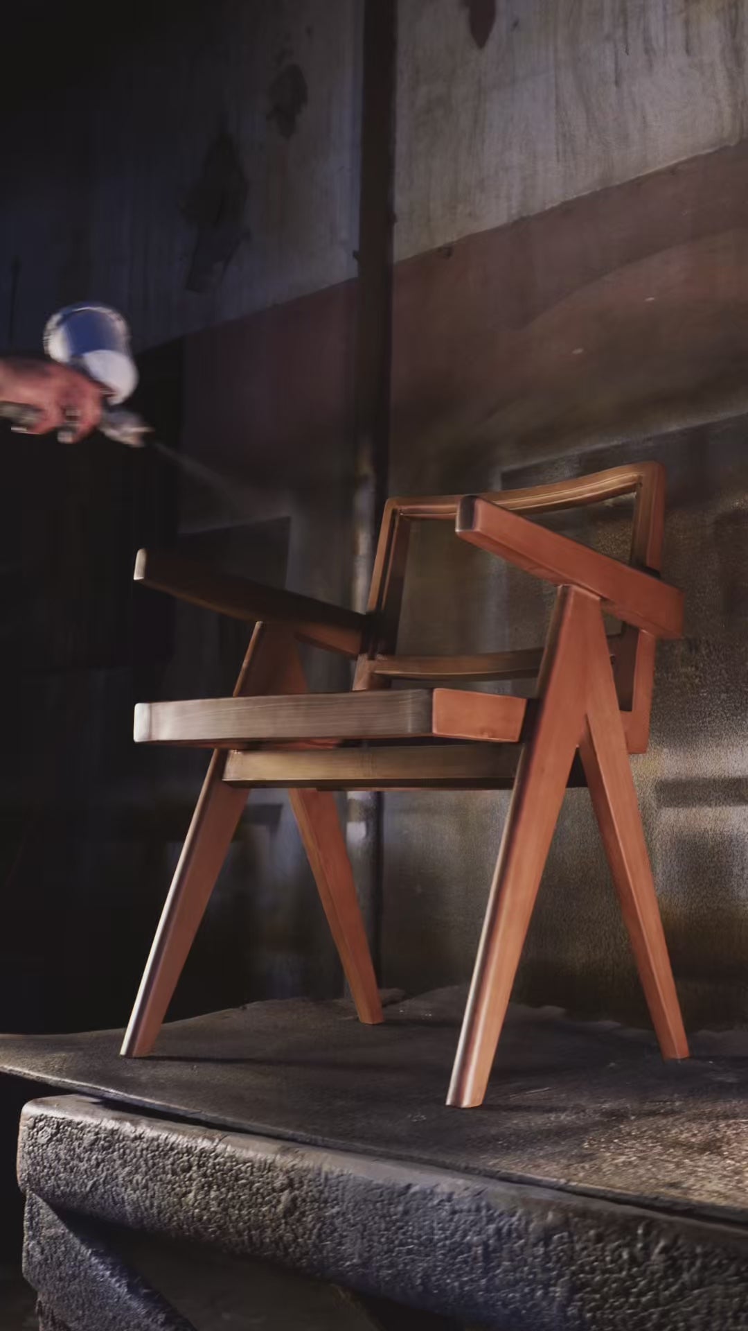 Video laden: Lotus eetkamerstoel